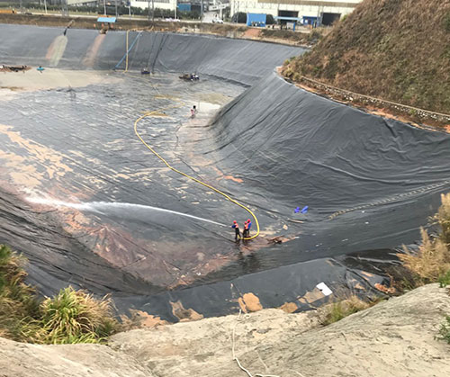 新泰废水池清理